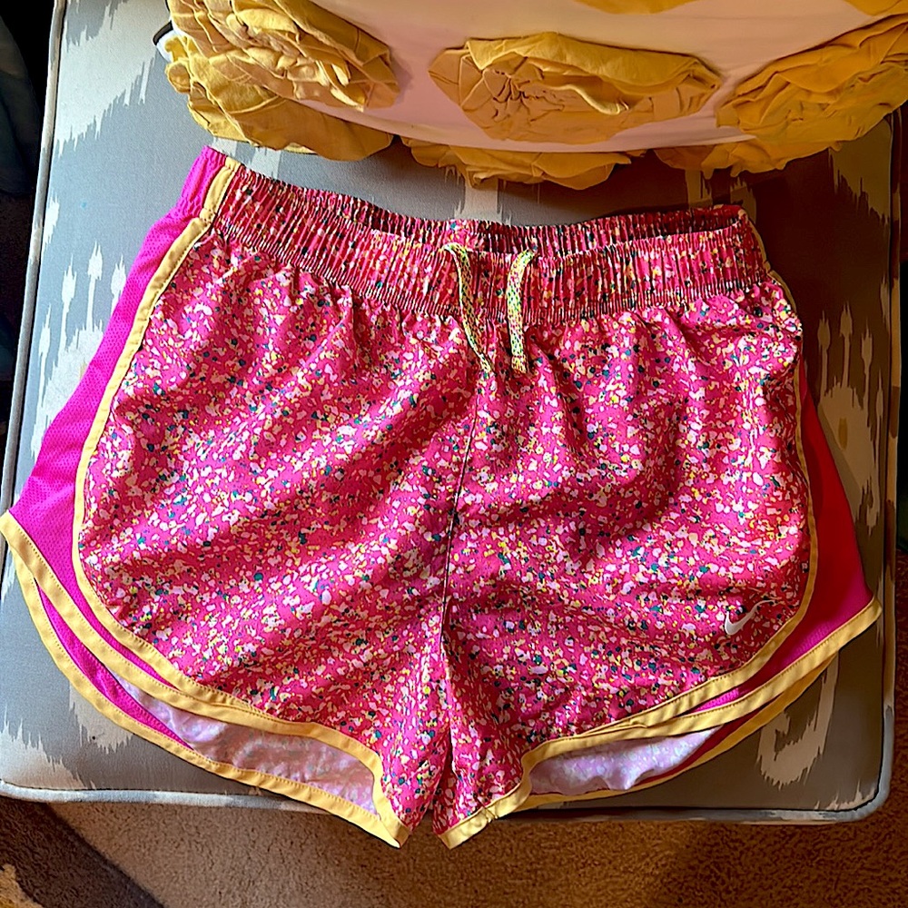 Nike Dri fit Ladies M Fushia & Yellow Athletic Shorts 🩳